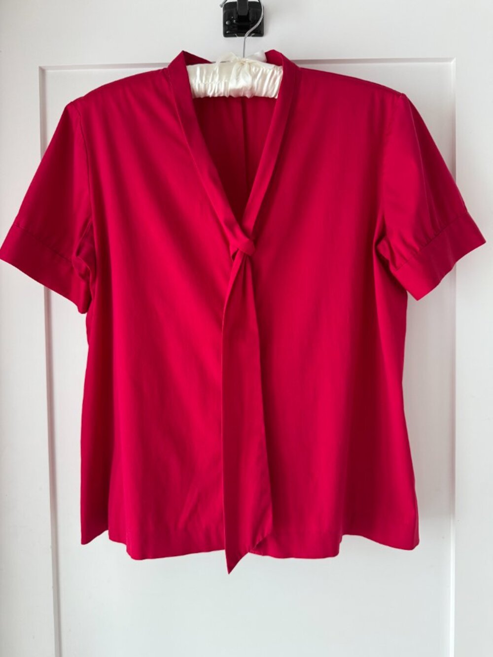 Theory Red Tie Neck Blouse M Short Sleeve V Neck Top Work Minimalist